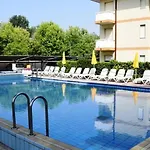 Apartment Db Con Piscina - Carraro Immobiliare - Family Lido di Jesolo
